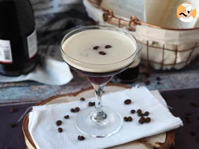 Rețetă Espresso martini, cocktailul perfect pentru iubitorii de cafea ​