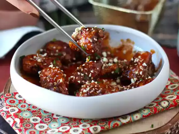 Rețetă Pui prăjit coreean cu sos picant gochujang - dakgangjeong