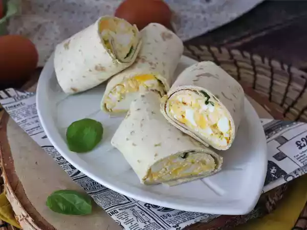Rețetă Wrap moale și superproteic cu ou și feta