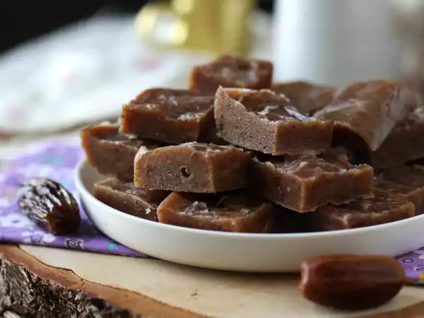 Rețetă Fudge din curmale, o gustare plină de energie și aromă!