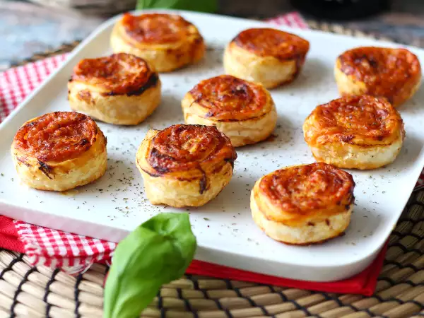 Rețetă Rulouri de patiserie din foitaj la air fryer