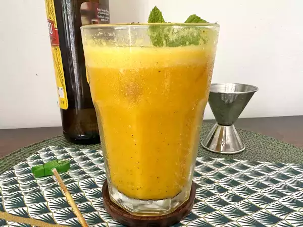 Rețetă Caipirinha de maracujá batida: versiunea mai cremoasă și mai răcoritoare a clasicului brazilian