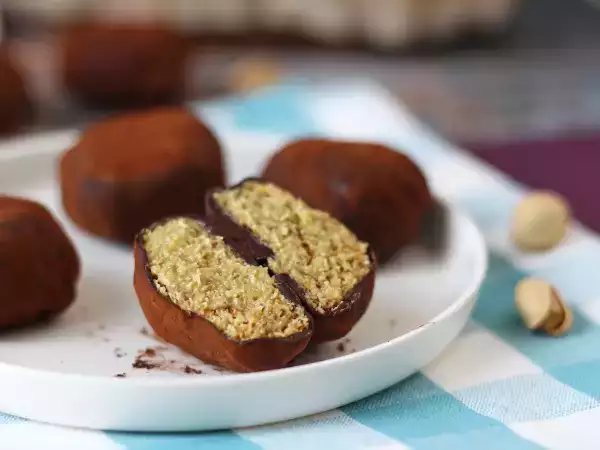 Rețetă Fursecuri cu brânză tip dubai, rețeta virală pentru mochis cu umplutură de fistic și kataif