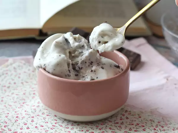 Rețetă Înghețată în stil stracciatella cu ninja creami