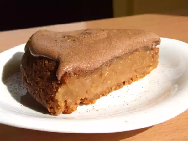 Rețetă Tort de post cu blat de mere si crema caramel