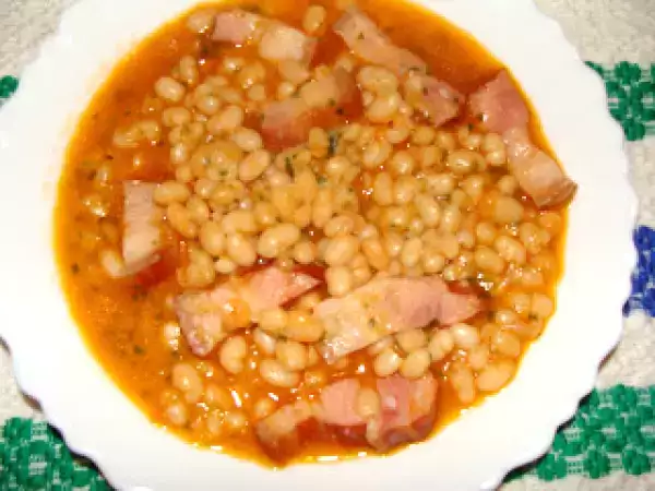 Rețetă Costita afumata cu fasole boabe