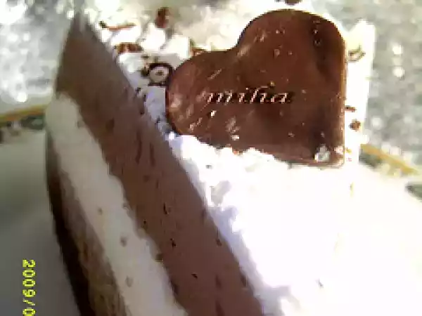 Rețetă Tort inimos cu frisca si ciocolata