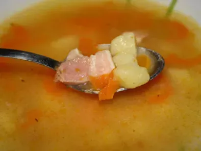 Rețetă Supa taraneasca cu cartofi, praz si bacon