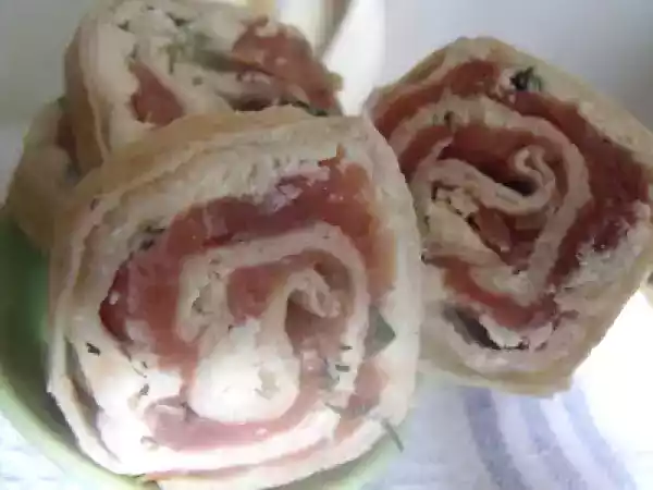Rețetă Rulouri cu somon afumat (smoked salmon rolls)