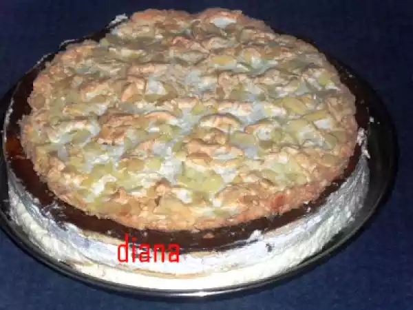 Rețetă Tort cu bezea si fulgi de migdale