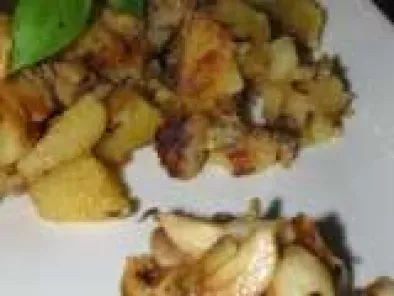 Rețetă Cartofi prajiti cu usturoi