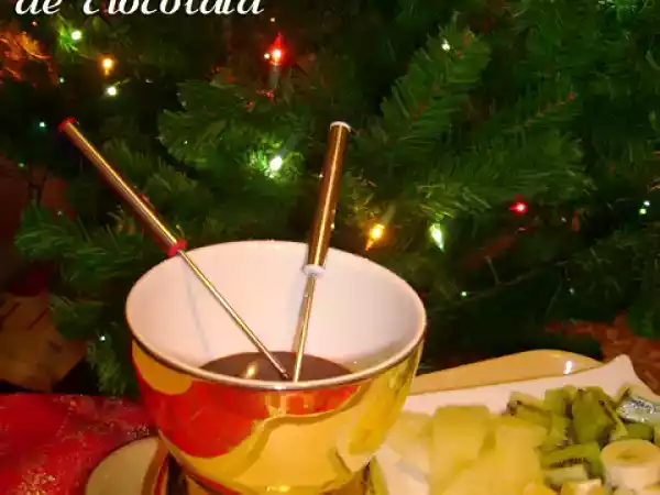 Rețetă Fondue de ciocolata, cu fructe de sezon