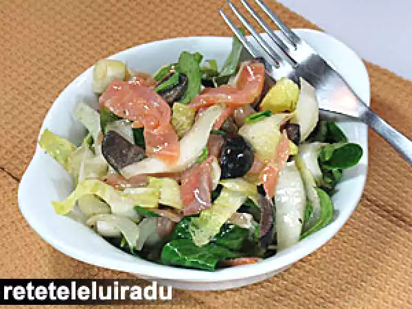 Rețetă Salata de andive cu somon afumat
