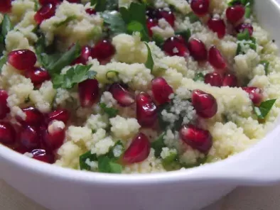 Rețetă Salata cu couscous si rodie(couscous and pomegranate salad)