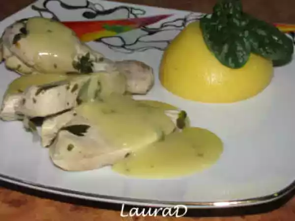 Rețetă Pui fiert cu sos cu tarhon