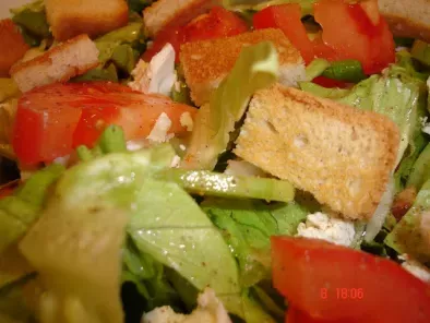 Rețetă Salata cu crutoane