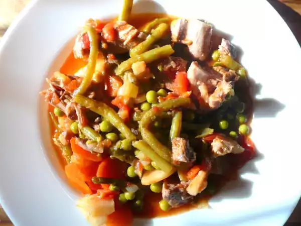 Rețetă Mâncare de pui cu legume