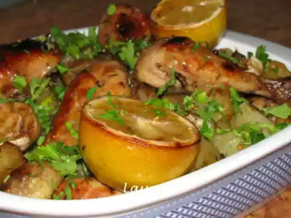 Rețetă Pulpe de pui la cuptor cu usturoi si cartofi cu ierburi aromate