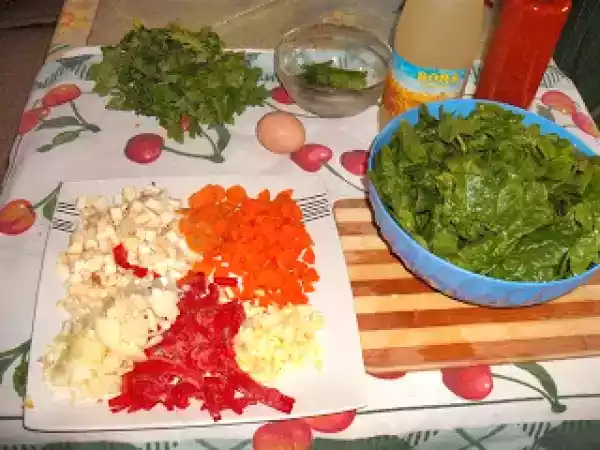 Rețetă Mancarica de spanac verde cu costita afumata