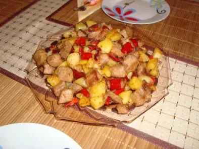 Rețetă Pulpa de porc cu cartofi si ardei kapia