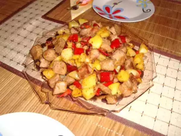 Rețetă Pulpa de porc cu cartofi si ardei kapia