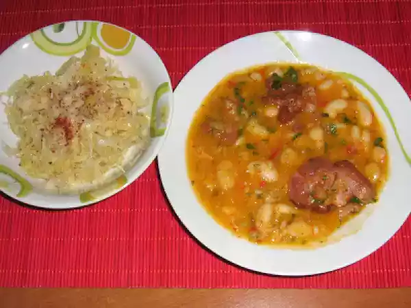 Rețetă Fasole cu ciolan afumat
