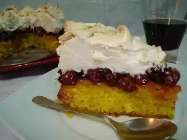 Rețetă Tort cu visine si bezea