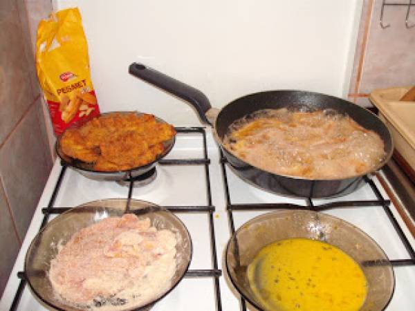 SNITEL DIN PIEPT DE PUI - Preparare etapa 3