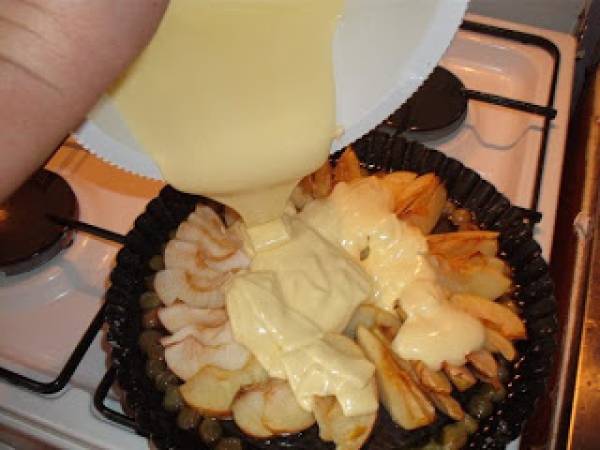 TARTA CU MERE SI JELEU - Preparare etapa 1