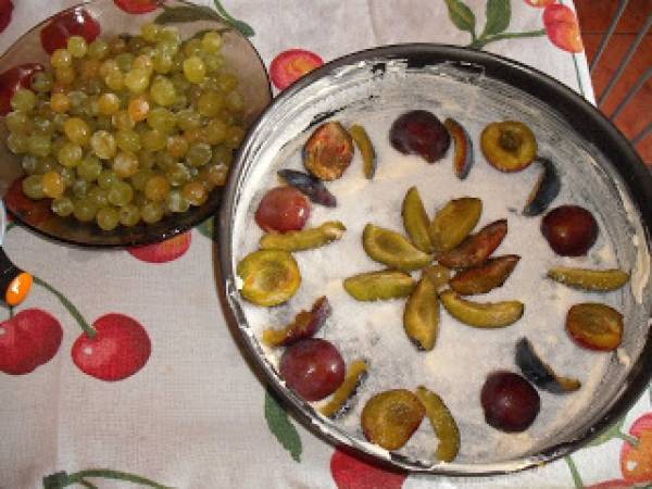 PRAJITURA INSIROPATA CU FRUCTE - Preparare etapa 1