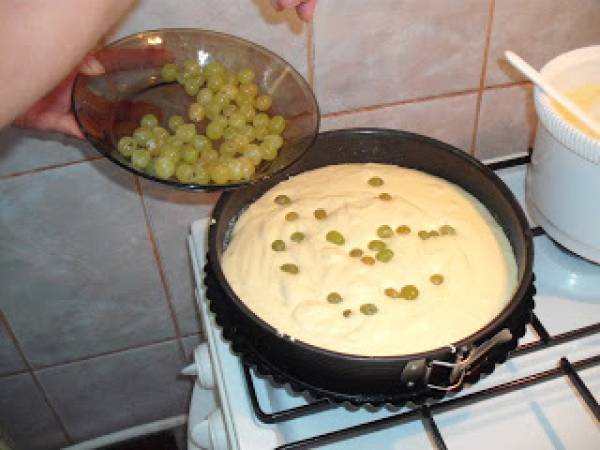 PRAJITURA INSIROPATA CU FRUCTE - Preparare etapa 4