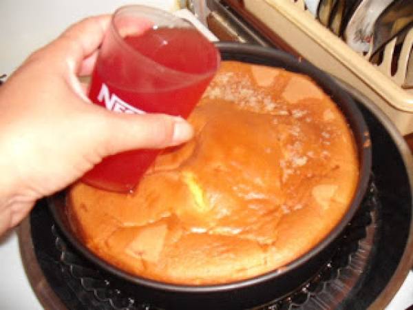 PRAJITURA INSIROPATA CU FRUCTE - Preparare etapa 5