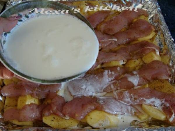 Pui la cuptor pe pat de cartofi - Preparare etapa 3