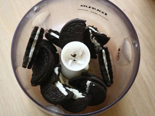 Milkshake cu Oreo - Preparare etapa 1