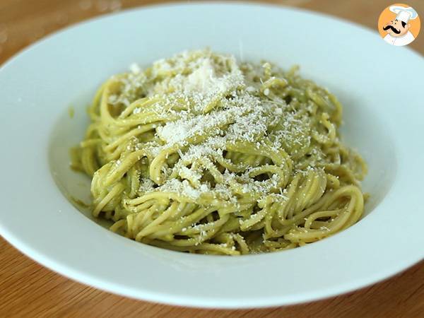 Carbonara cu avocado - Preparare etapa 4