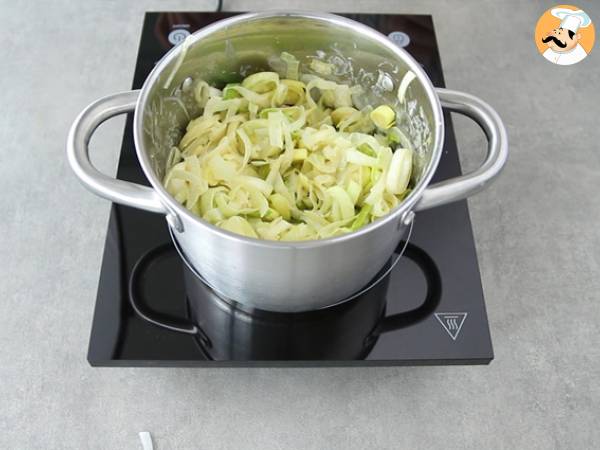 Supa de praz si lapte de cocos - Preparare etapa 2