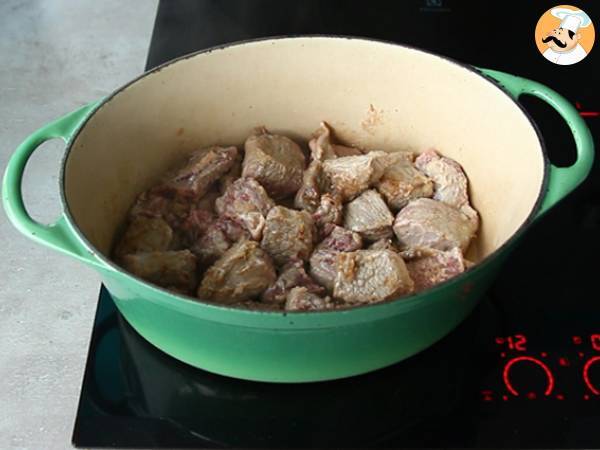 Carbonnade Flamande - Petitchef - Preparare etapa 1