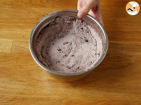 Chec cu ciocolata si... maioneza - Preparare etapa 1