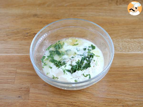 Frigarui de pui marinate intr-un sos de iaurt si lamaie - Preparare etapa 1