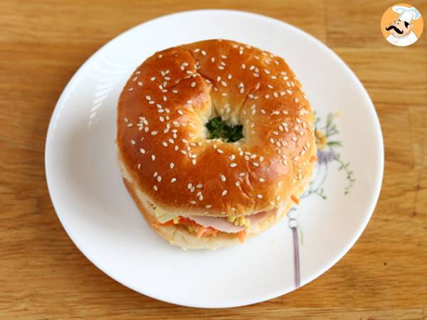 Sandwich bagel, curcan, salata de varza si ou - Preparare etapa 4