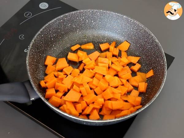 Paste Caramelle, ravioli în formă de bomboane, umplutute cu dovleac și ricotta - Preparare etapa 4