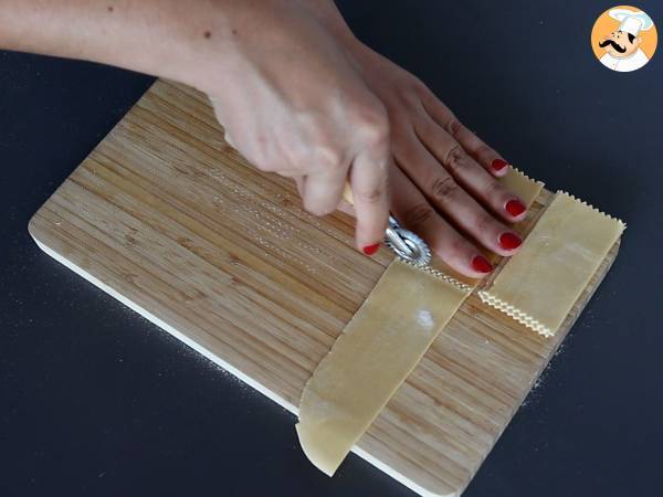 Paste Caramelle, ravioli în formă de bomboane, umplutute cu dovleac și ricotta - Preparare etapa 9