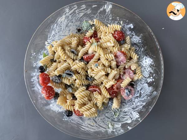 Salată de paste ultra cremoasă, gata în 10 minute! - Preparare etapa 2