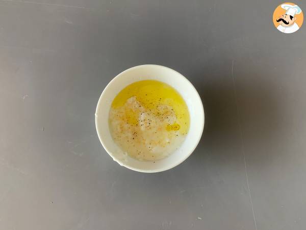 Sos de iaurt proaspat, ideal pentru salate, pește sau carne - Preparare etapa 2