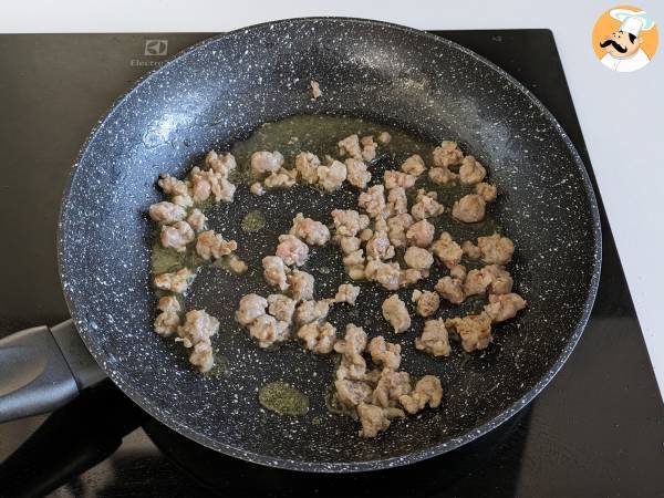 Paste cu dovleac și carne din cârnați - Preparare etapa 2