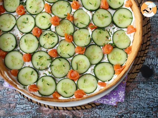 Tartă de vară super răcoritoare: ricotta, castraveți și somon afumat - Preparare etapa 10