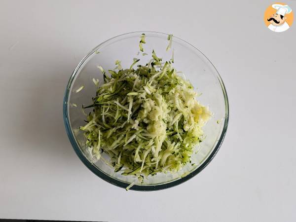 Burger de dovlecel și cartofi în friteuza cu aer (Air Fryer) - Preparare etapa 2