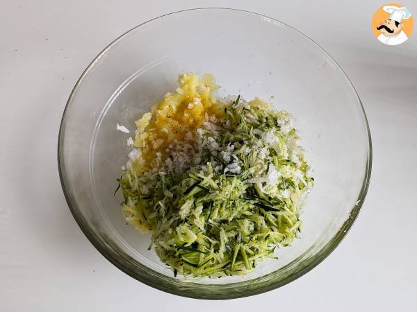 Burger de dovlecel și cartofi în friteuza cu aer (Air Fryer) - Preparare etapa 4