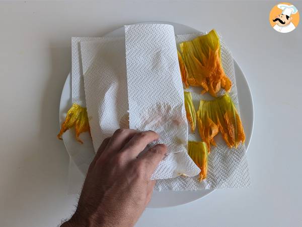 Paste cu flori de dovleac, ricotta și fistic - Preparare etapa 3