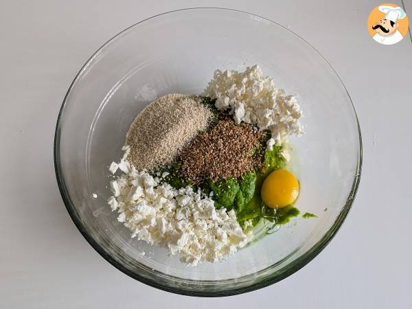 Chifteluțe de mazăre și feta în Air Fryer - Preparare etapa 4